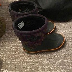 Boys Cat & Jack waterproof boots